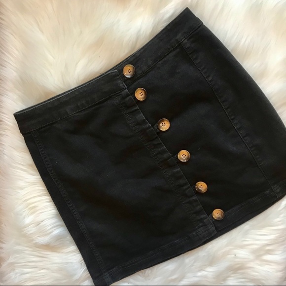Free People Dresses & Skirts - Free People Black Tortoise Button Denim Skirt